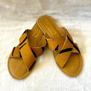Coconuts by Matisse Tan and Black Sandals Slides Size 8